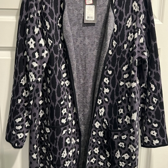 NWT Jones New York Leopard Sweater - Picture 4 of 4